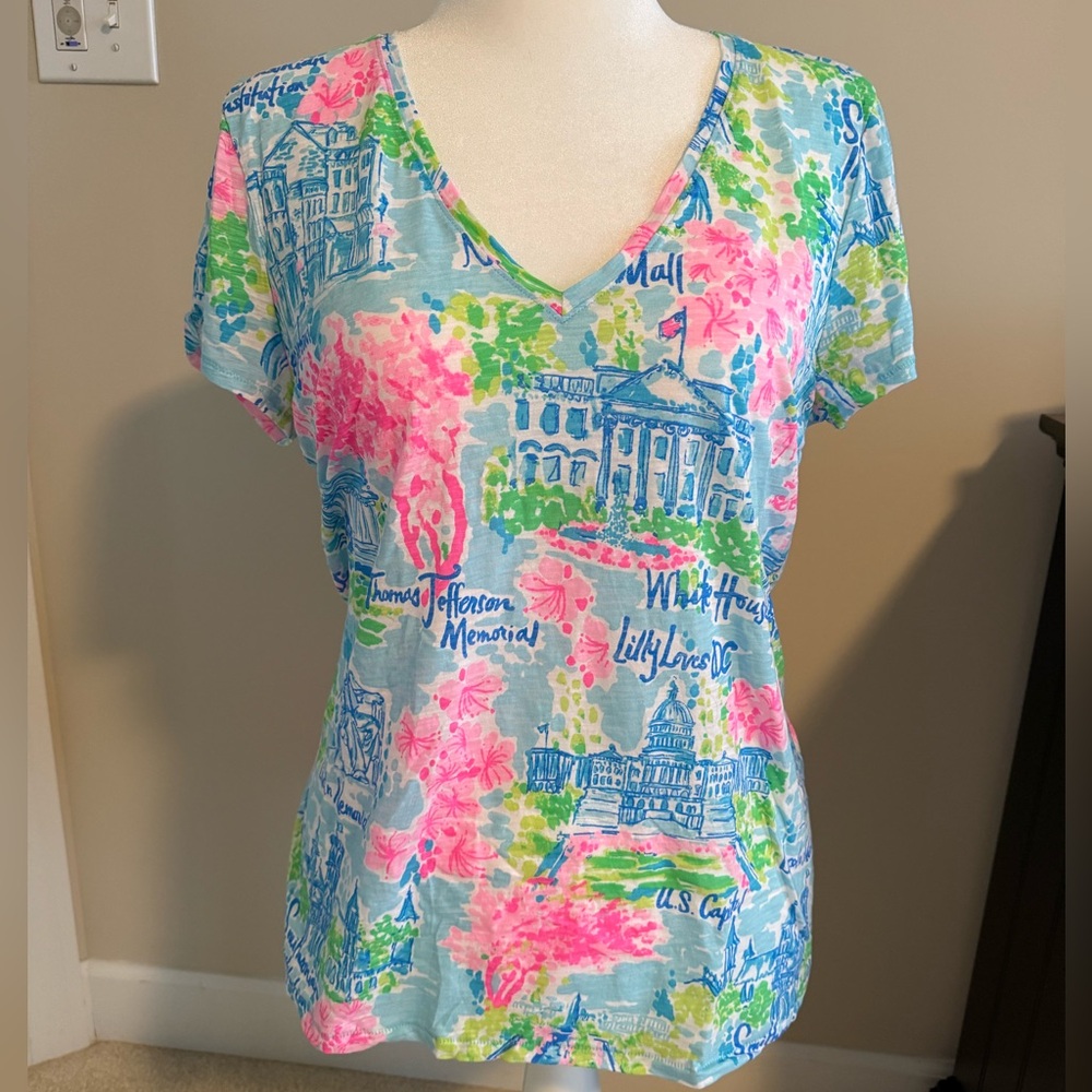 Lilly Pulitzer Women’s Etta V-Neck - Lilly Loves Washington DC